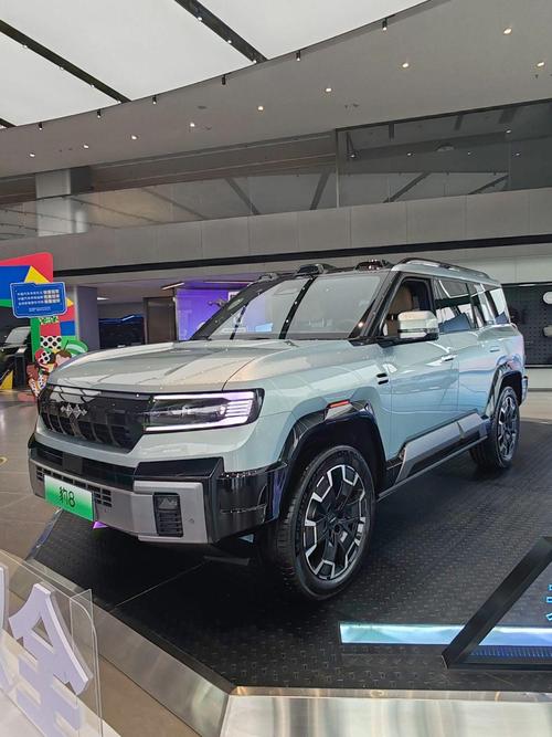 重庆261比亚迪方程豹硬派越野的爆款，英菲尼迪35周年与你共成长